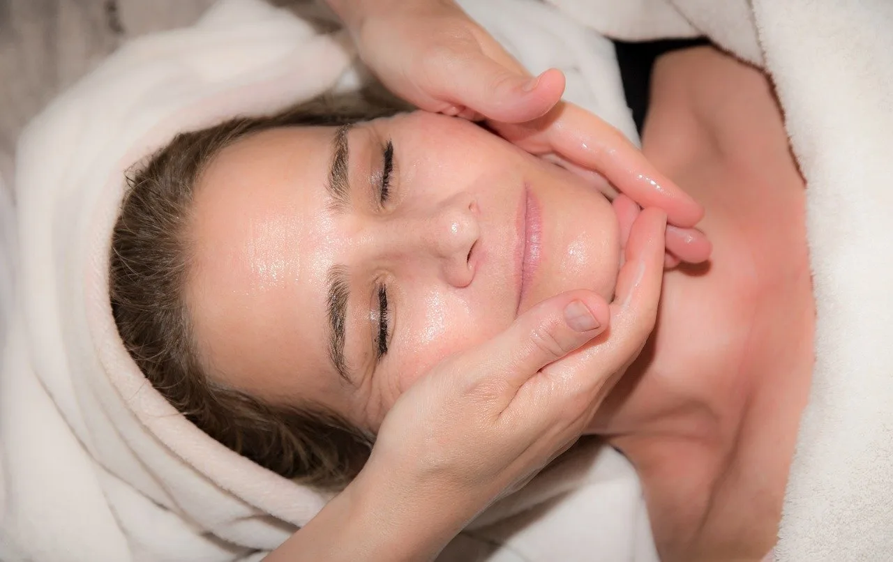 Maderoterapia Facial