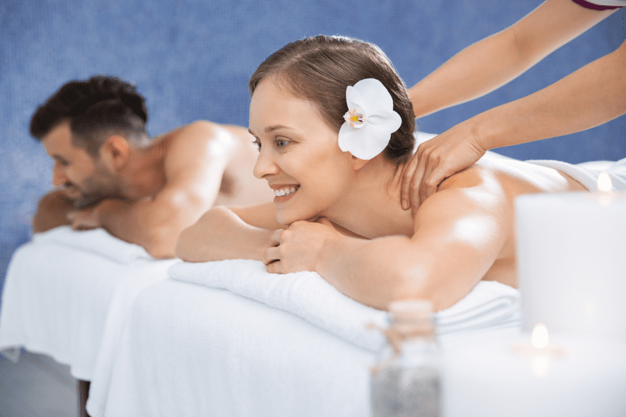 ¿Qué es un masaje en pareja y por qué es perfecto para ti?